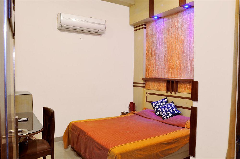 Oyo 3472 Hotel Rama Inn Yeni Delhi Dış mekan fotoğraf