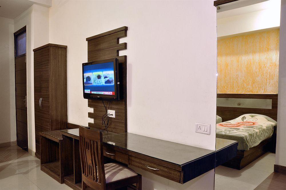 Oyo 3472 Hotel Rama Inn Yeni Delhi Dış mekan fotoğraf
