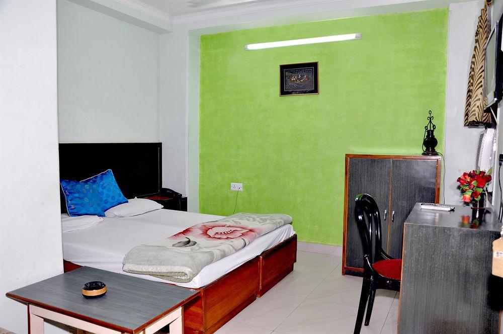 Oyo 3472 Hotel Rama Inn Yeni Delhi Dış mekan fotoğraf