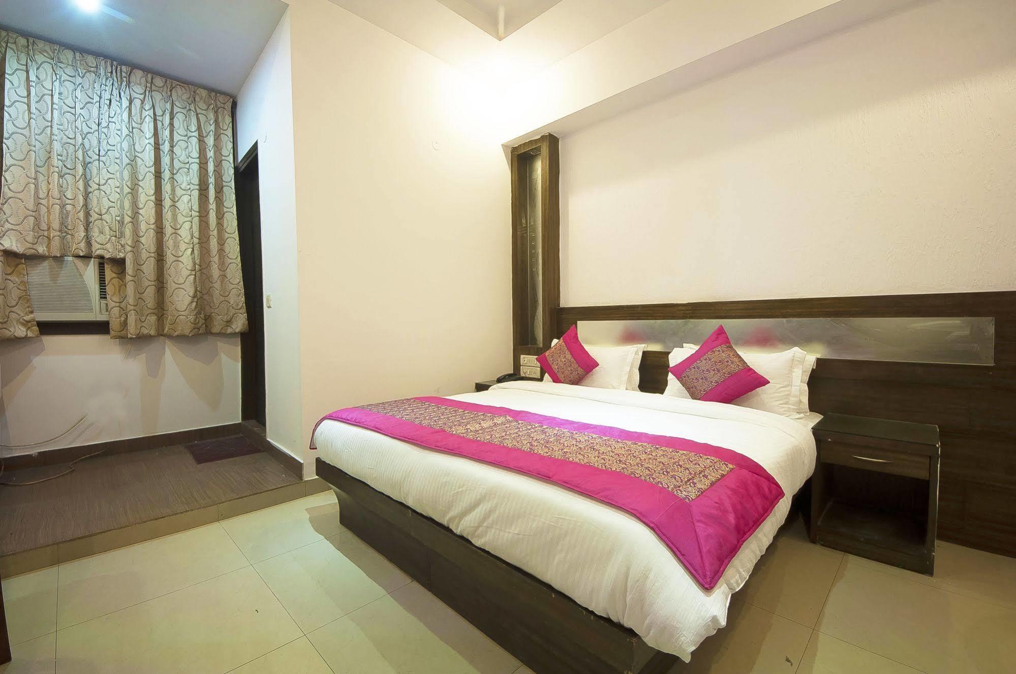 Oyo 3472 Hotel Rama Inn Yeni Delhi Dış mekan fotoğraf