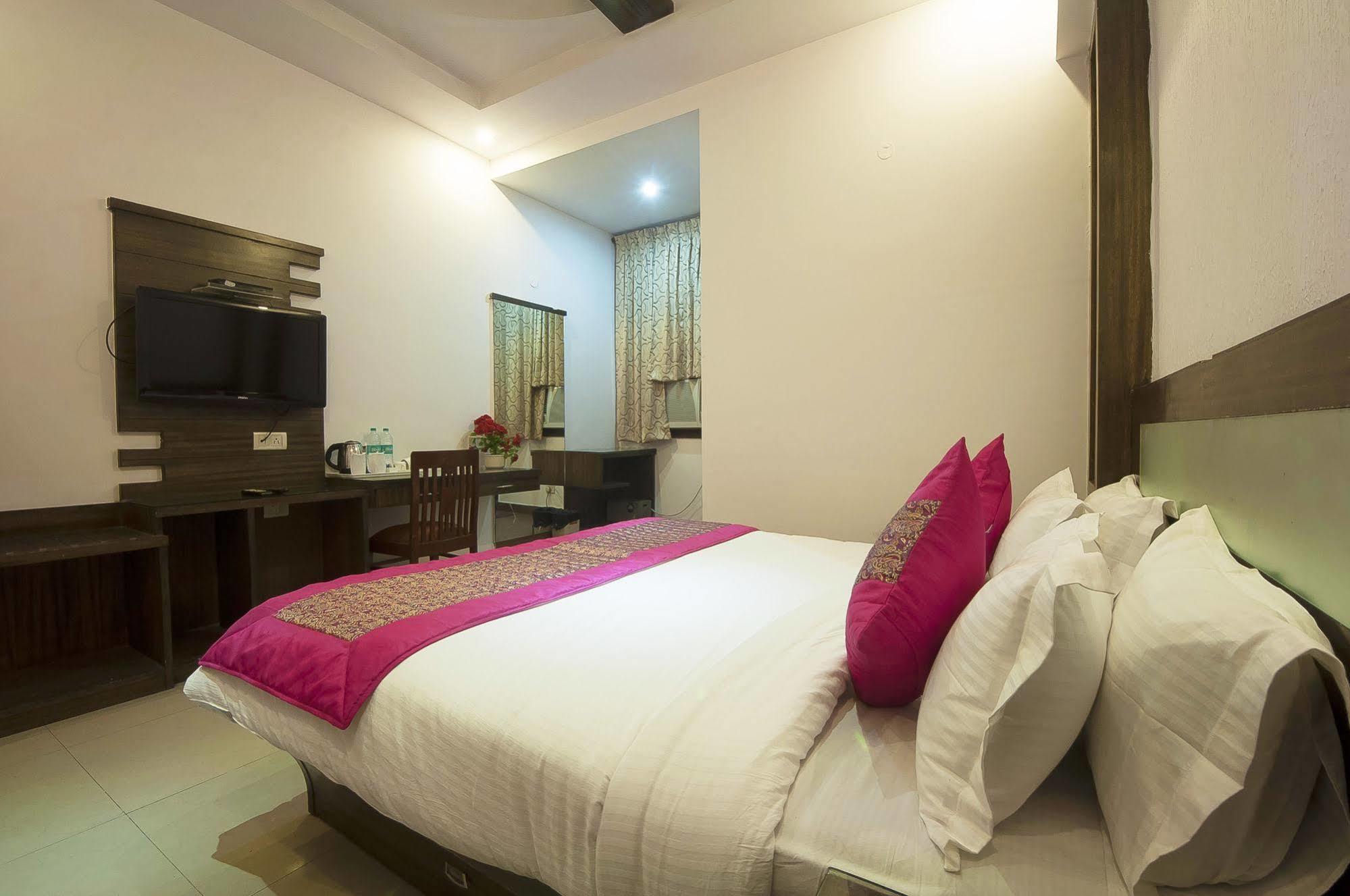 Oyo 3472 Hotel Rama Inn Yeni Delhi Dış mekan fotoğraf