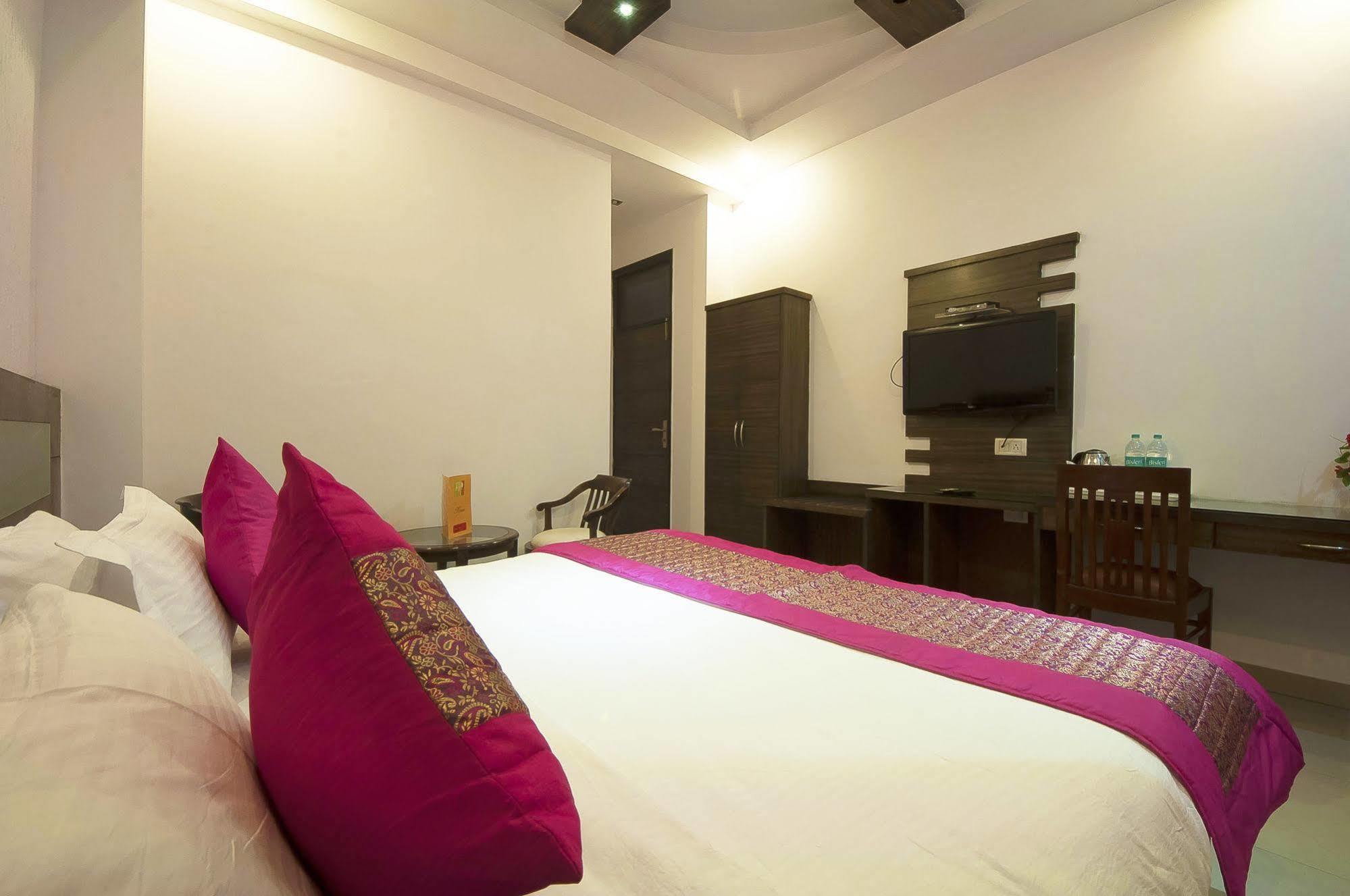 Oyo 3472 Hotel Rama Inn Yeni Delhi Dış mekan fotoğraf